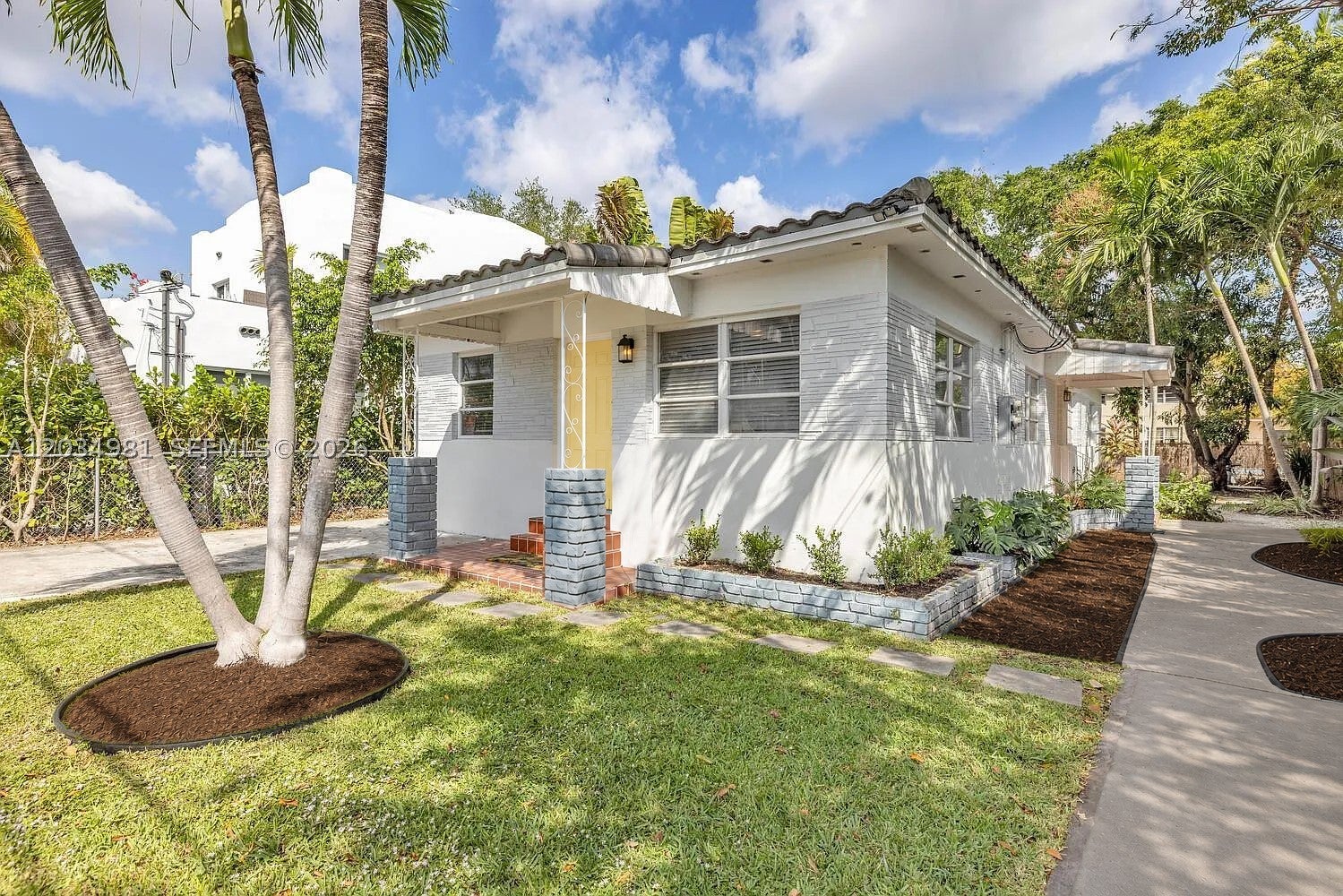545 NE 64th St - Image 1