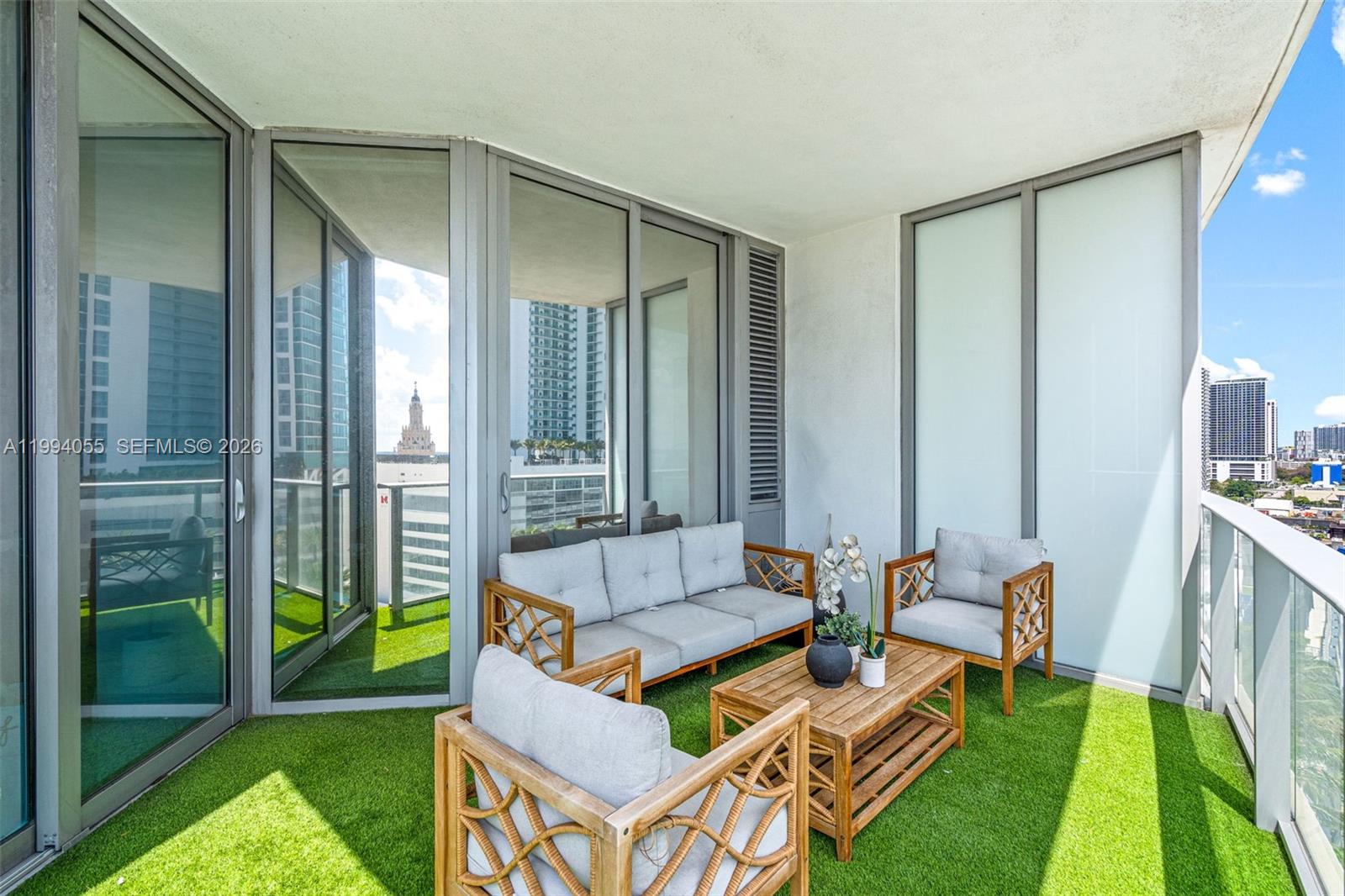 PARAMOUNT MIAMI WORLDCENT - Residential