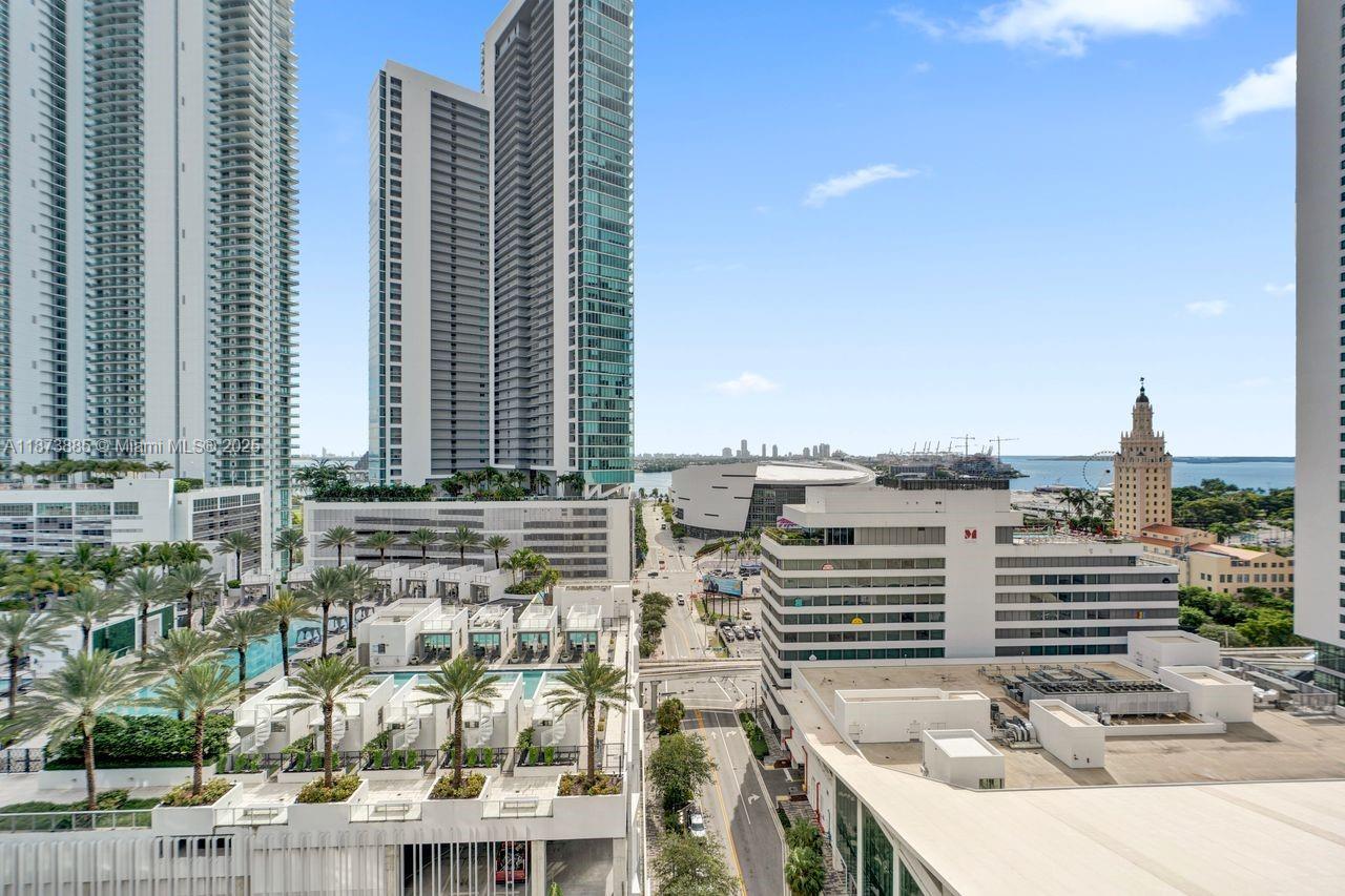 PARAMOUNT MIAMI WORLDCENT - Residential