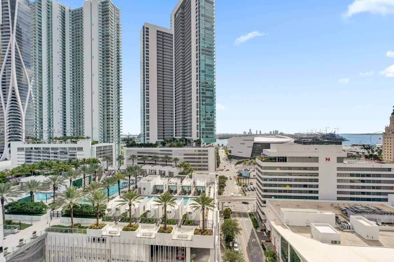 PARAMOUNT MIAMI WORLDCENT - Residential