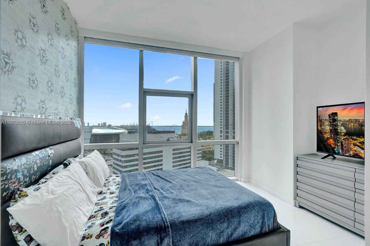 PARAMOUNT MIAMI WORLDCENT - Residential