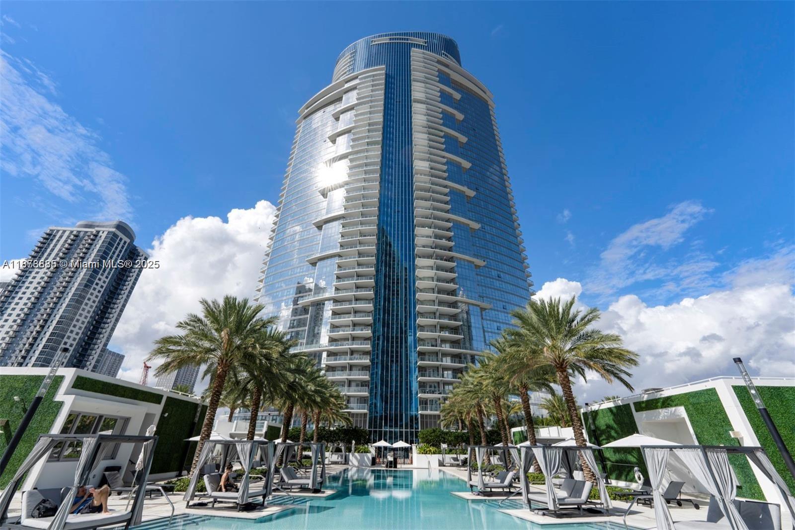 PARAMOUNT MIAMI WORLDCENT - Residential