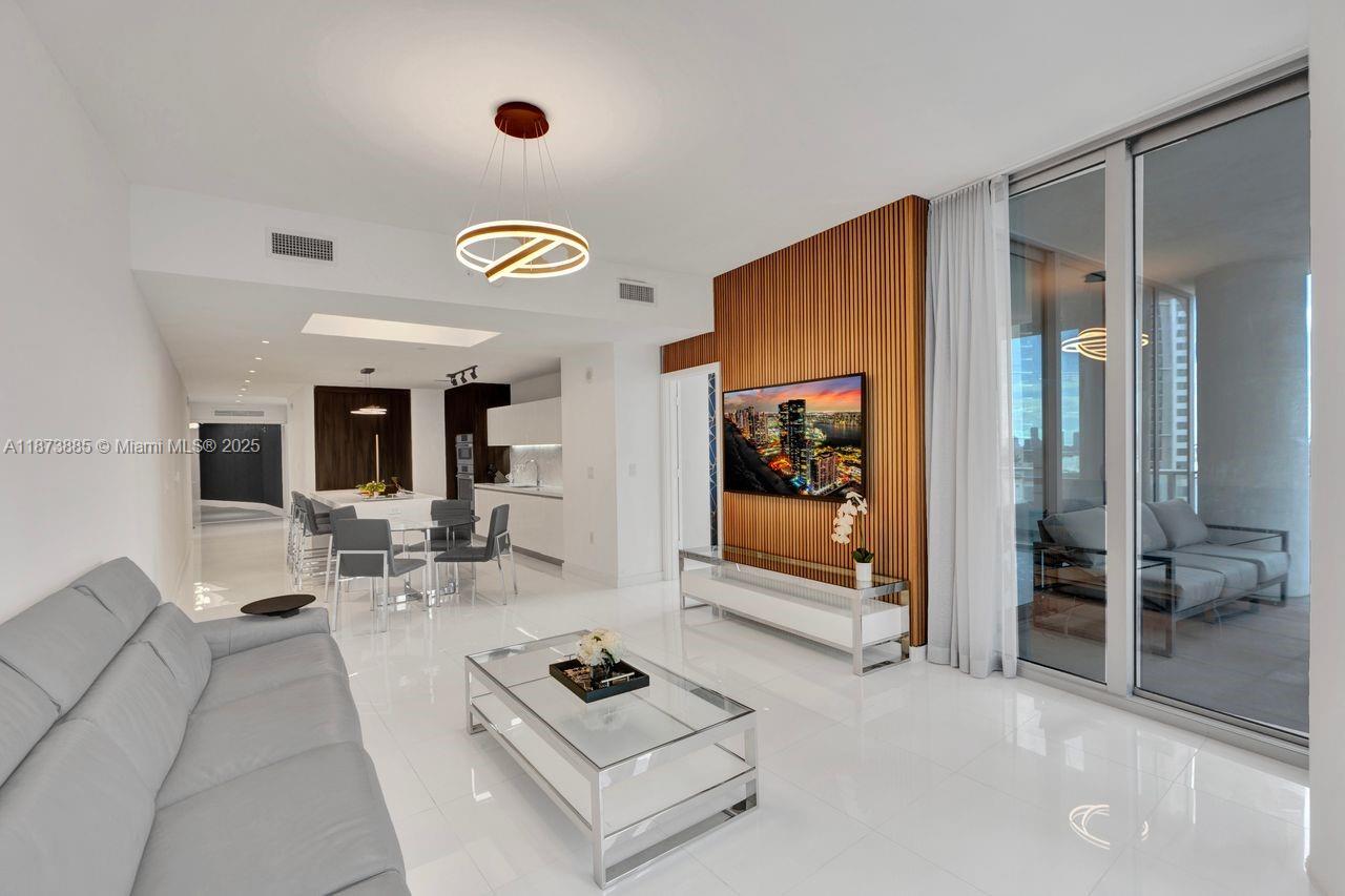 PARAMOUNT MIAMI WORLDCENT - Residential
