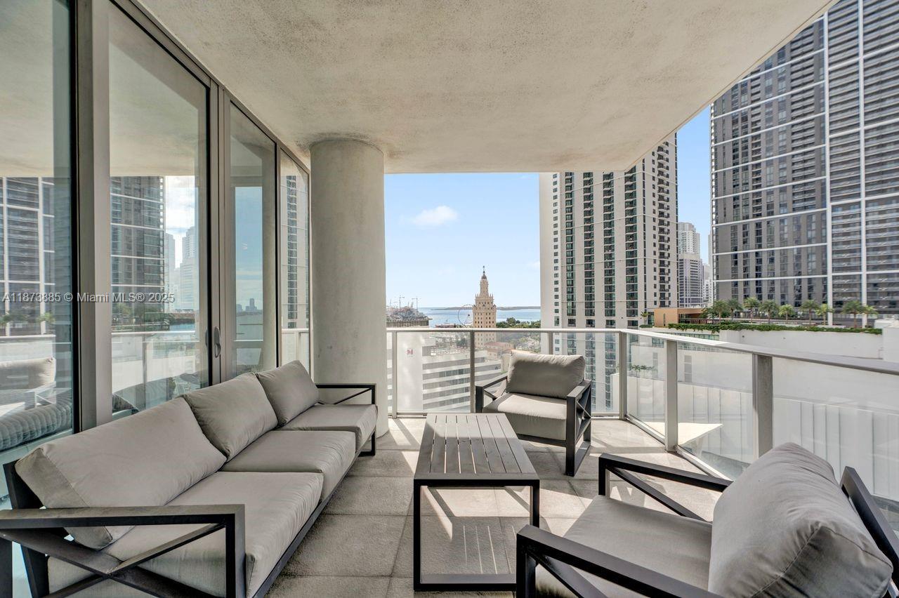 PARAMOUNT MIAMI WORLDCENT - Residential