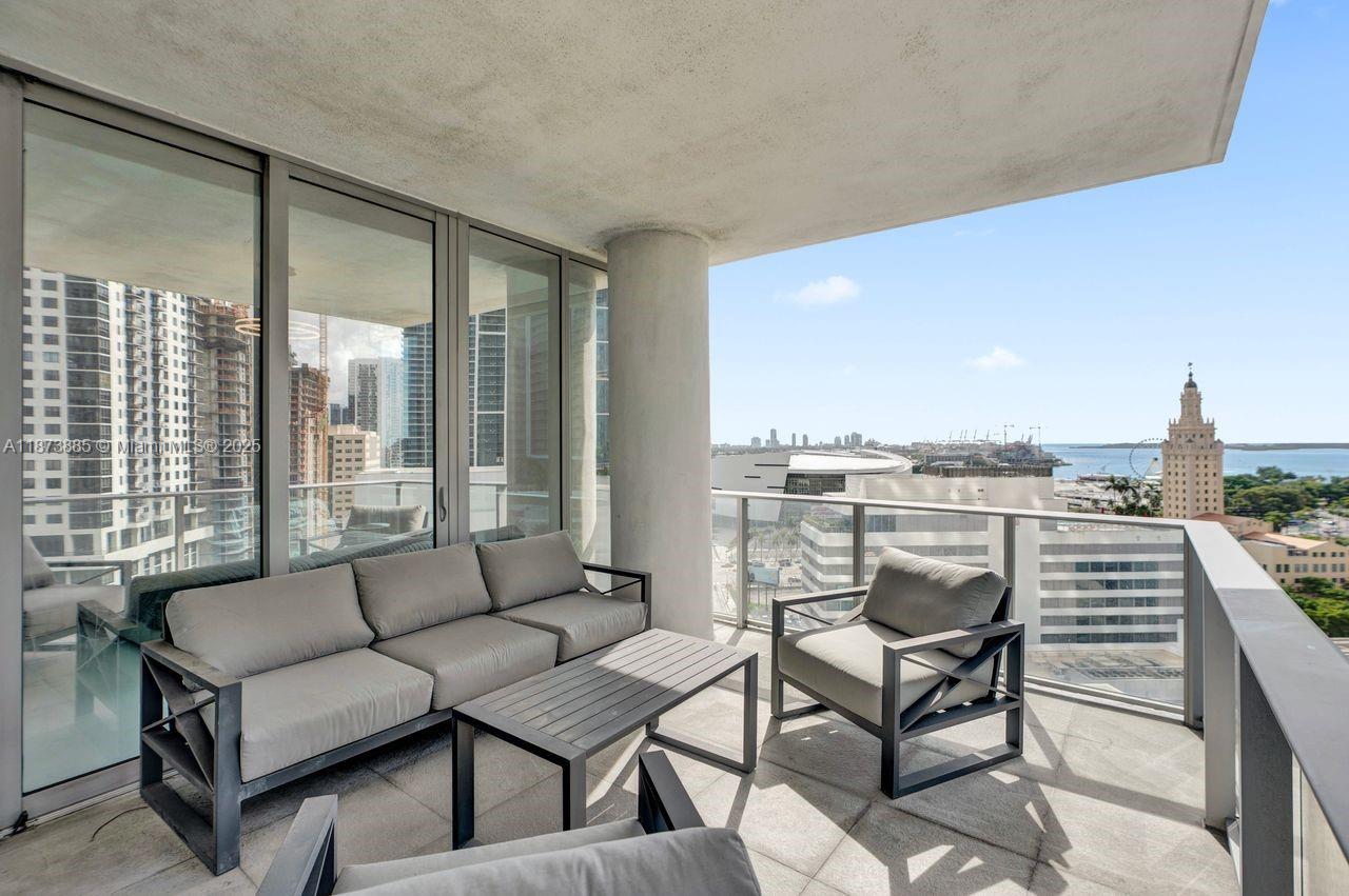 PARAMOUNT MIAMI WORLDCENT - Residential