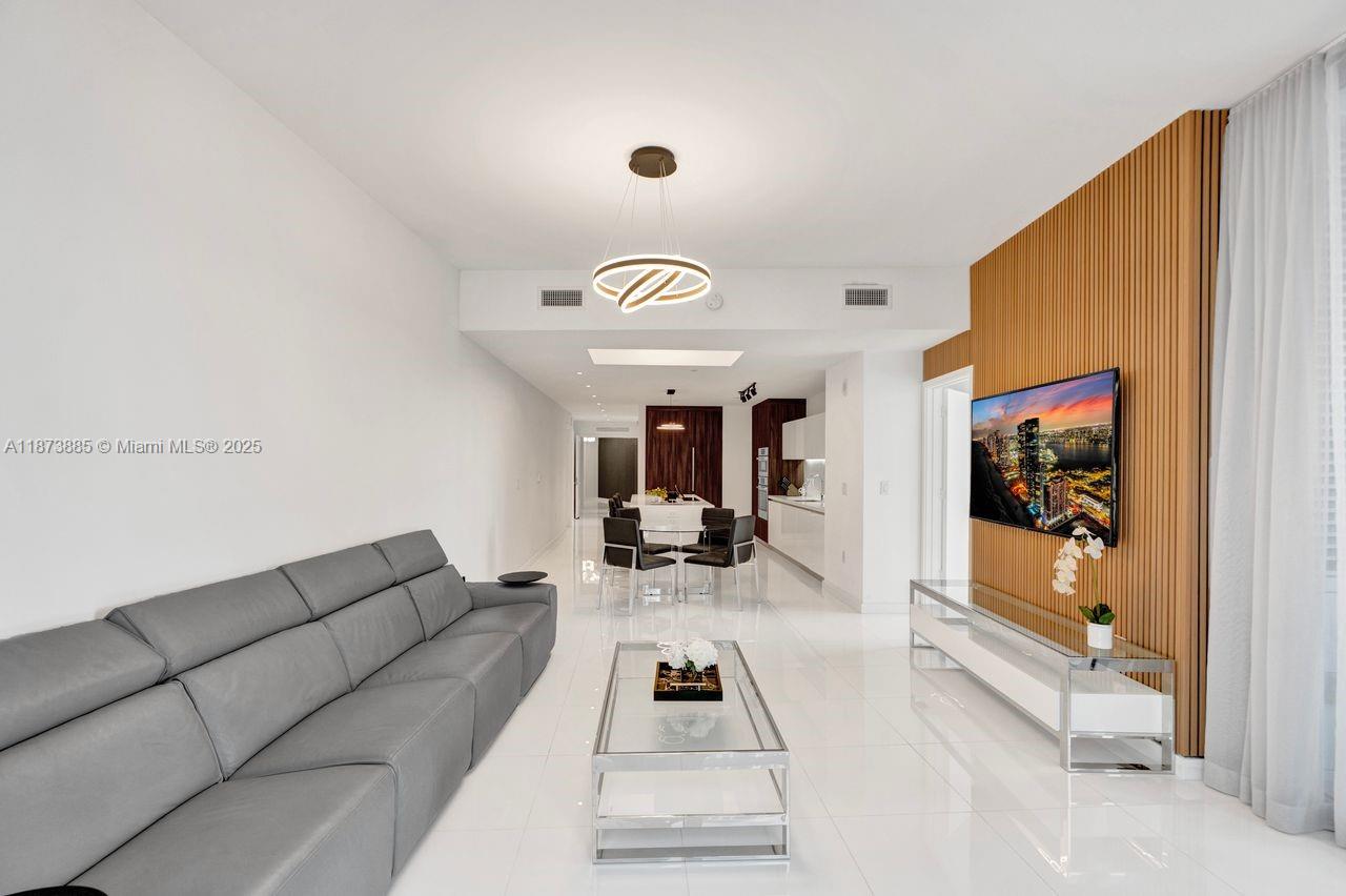 PARAMOUNT MIAMI WORLDCENT - Residential