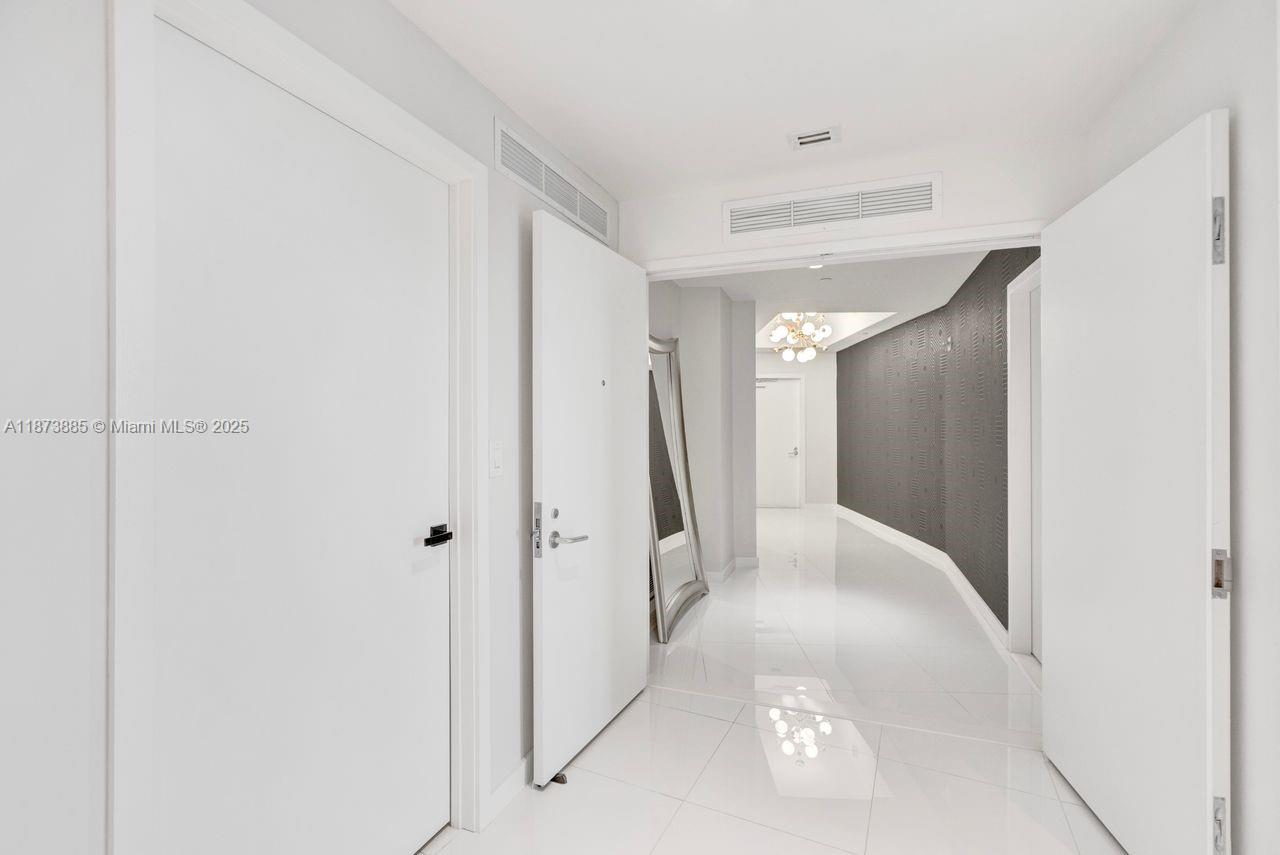 PARAMOUNT MIAMI WORLDCENT - Residential