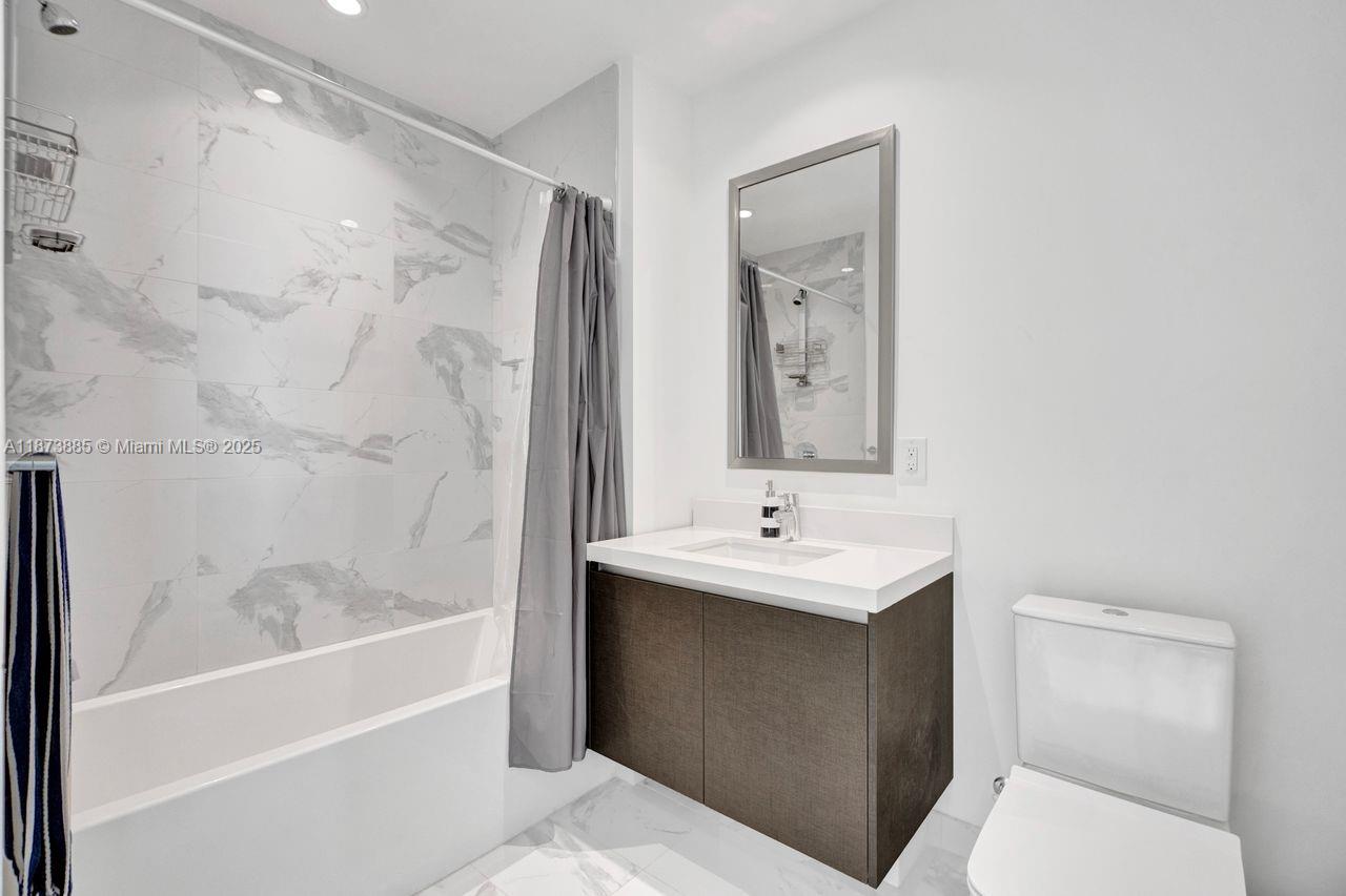 PARAMOUNT MIAMI WORLDCENT - Residential