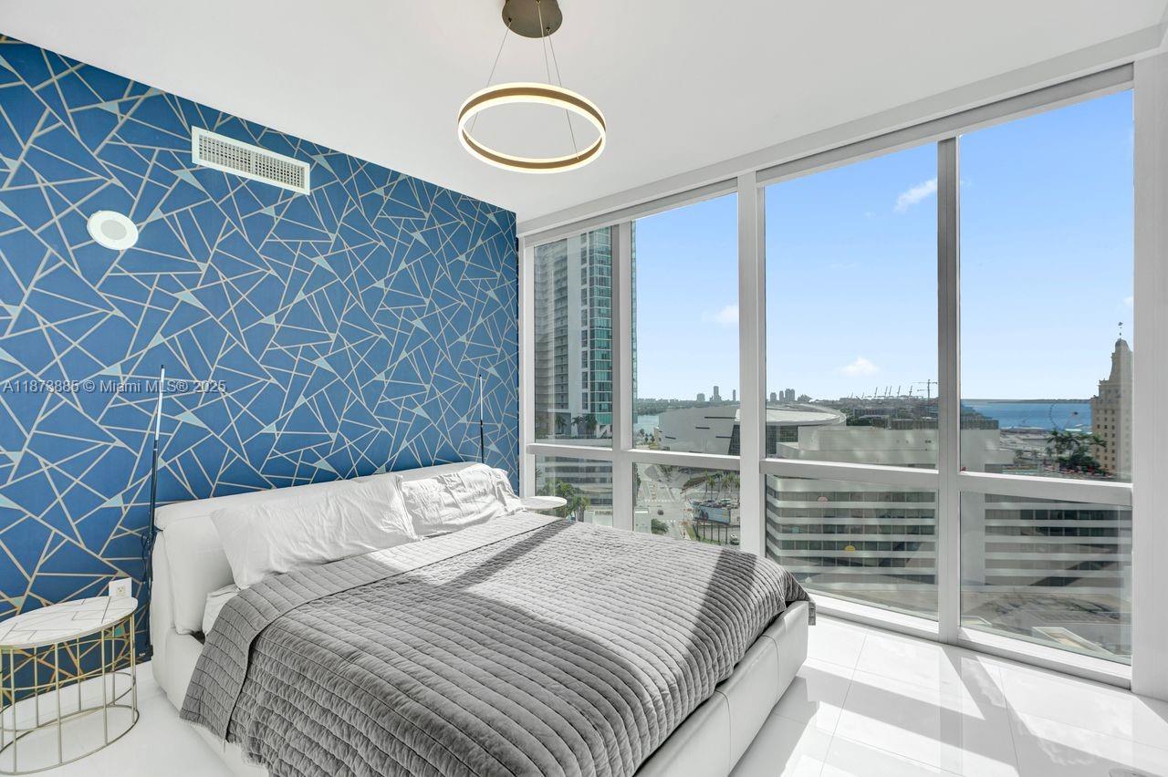 PARAMOUNT MIAMI WORLDCENT - Residential
