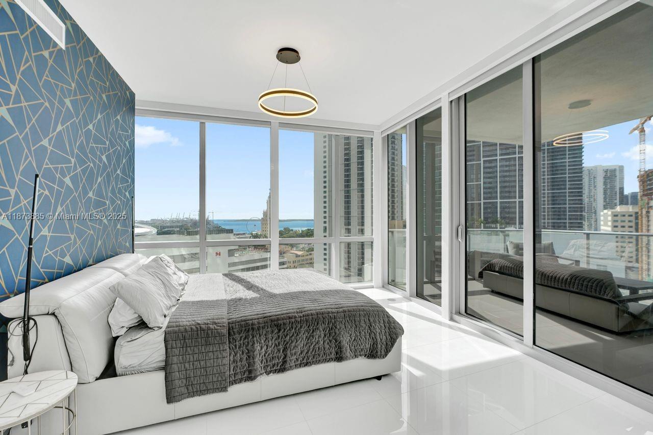 PARAMOUNT MIAMI WORLDCENT - Residential