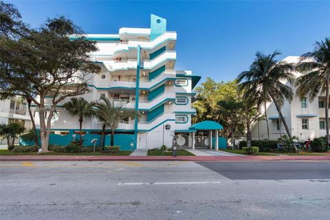 Condominium in Surfside FL 9156 Collins Ave Ave.jpg