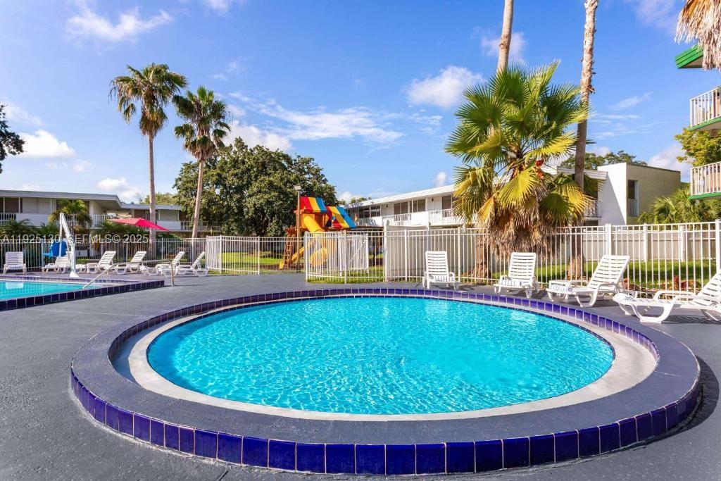 Mango Key Condominium - Residential