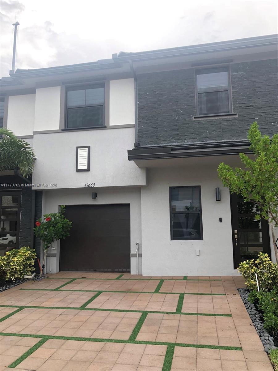 Rental Property at 15668 Nw 91st Ct, Miami Lakes, Miami-Dade County, Florida - Bedrooms: 4 
Bathrooms: 4  - $3,800 MO.
