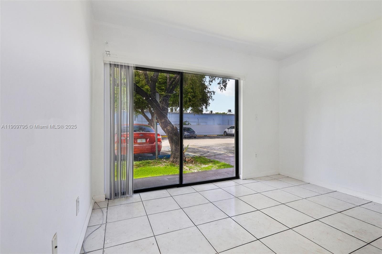 MAGNOLIA LANE CONDO - Residential