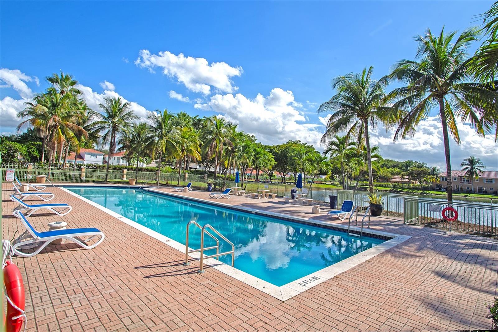 THE COURTS AT DORAL ISLES - Residential Lease
