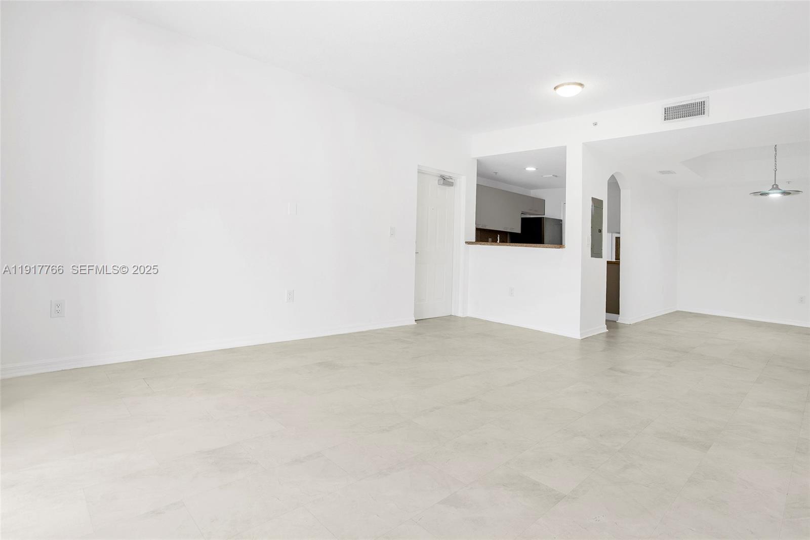 THE COURTS AT DORAL ISLES - Residential Lease