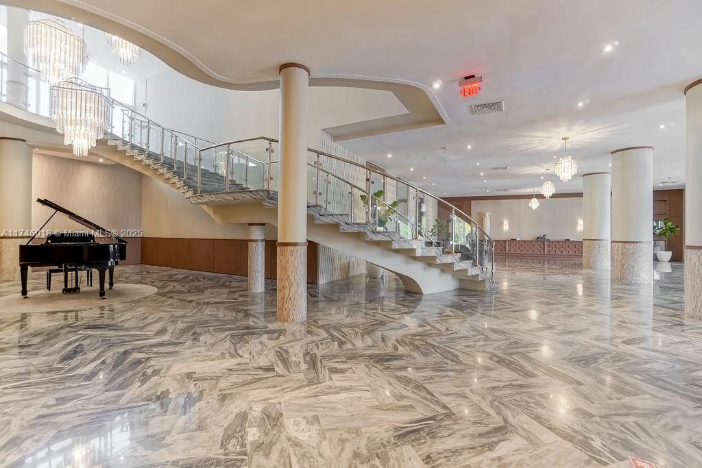 THE CARRIAGE HOUSE - Residential