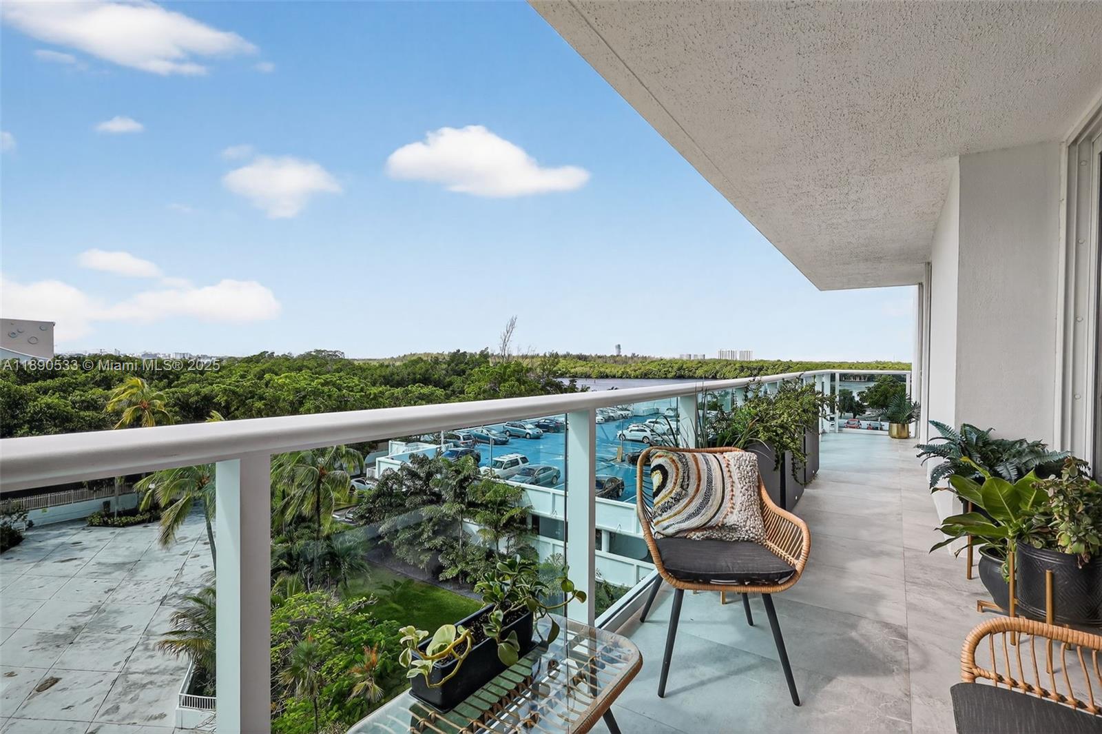 ARLEN HOUSE EAST CONDO - Residential