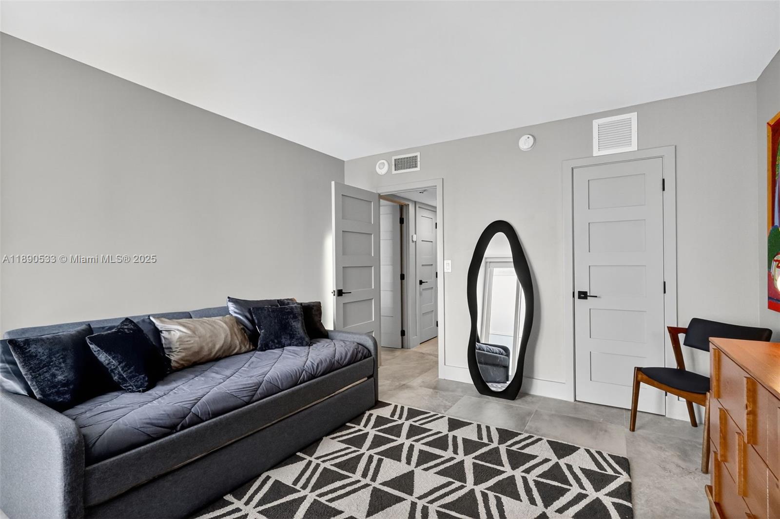 ARLEN HOUSE EAST CONDO - Residential