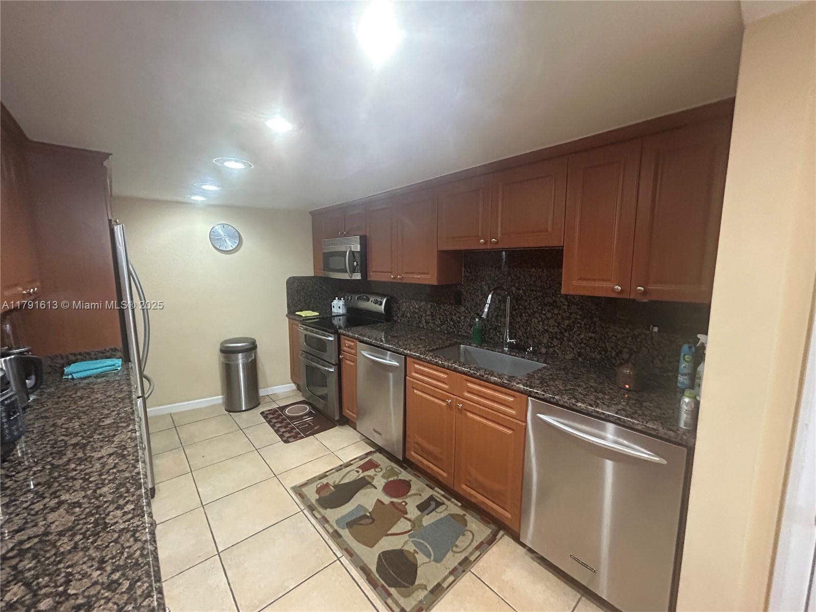 View photos, virtual tours, details... 5401 Collins Ave 434