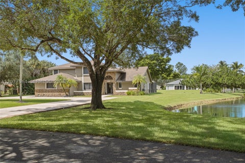Photo of 3151 SW 133rd Ter, Davie, FL 33330 (MLS # A12077964)