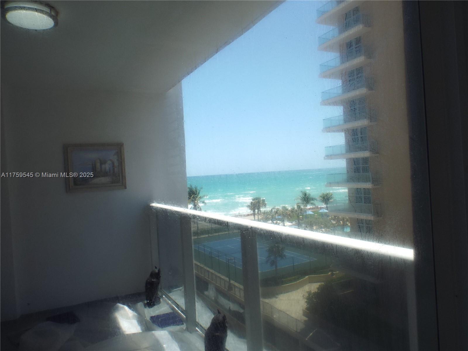 LA MER ESTATES SOUTH COND - Residential