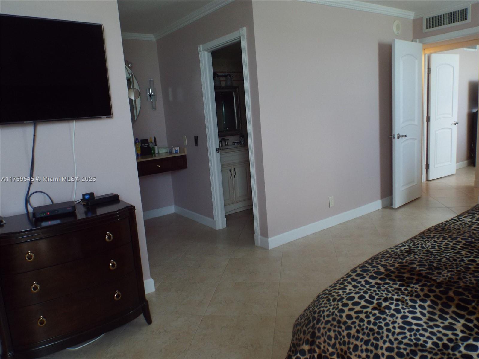 LA MER ESTATES SOUTH COND - Residential