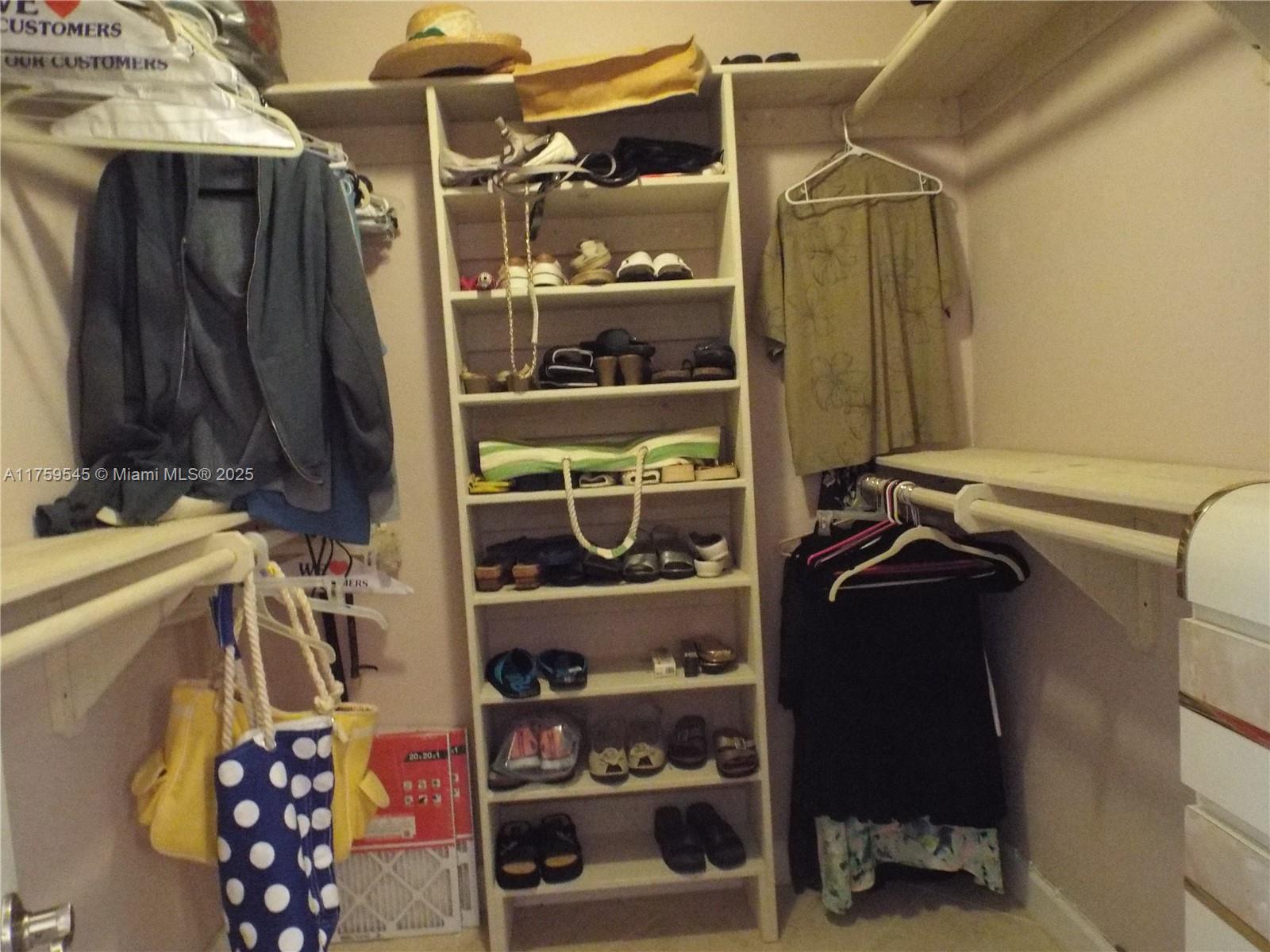 LA MER ESTATES SOUTH COND - Residential