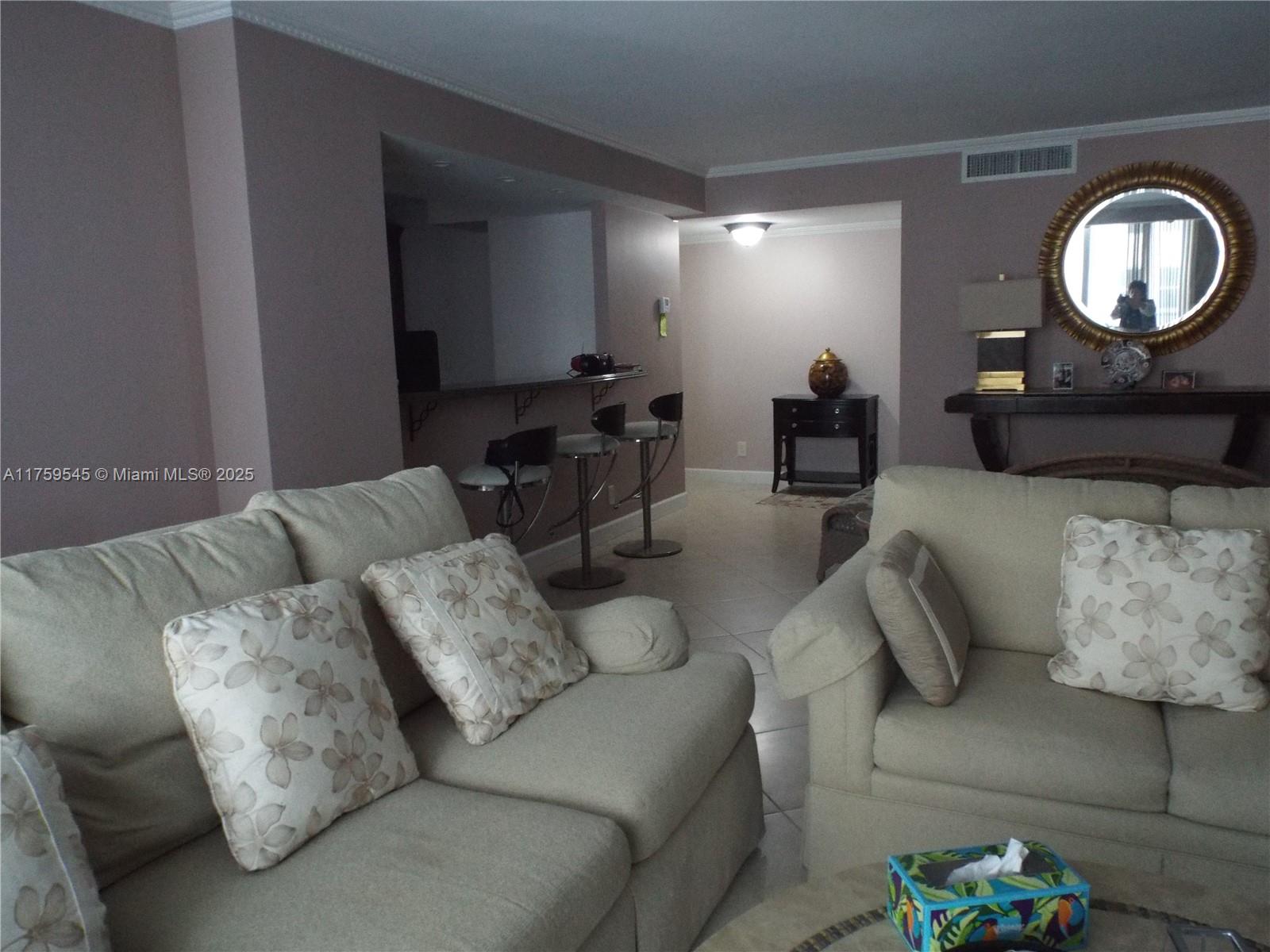 LA MER ESTATES SOUTH COND - Residential