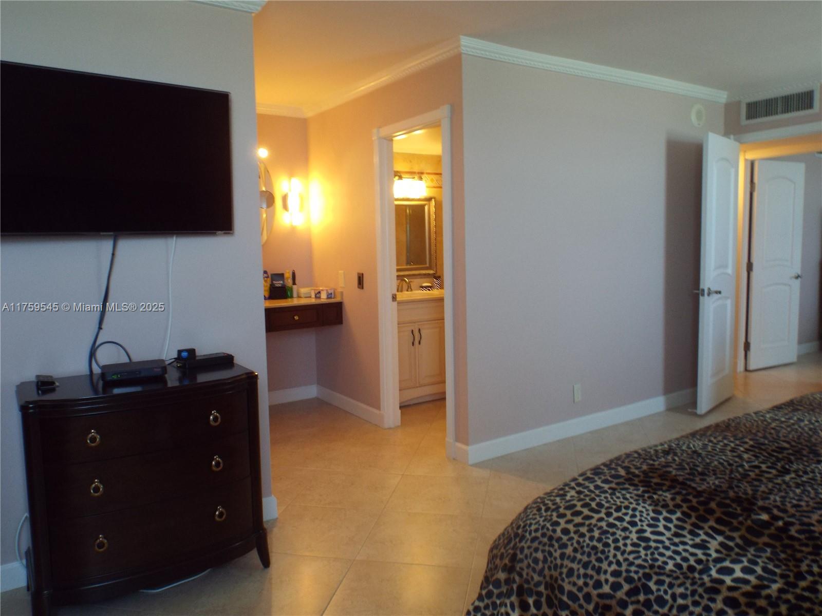 LA MER ESTATES SOUTH COND - Residential