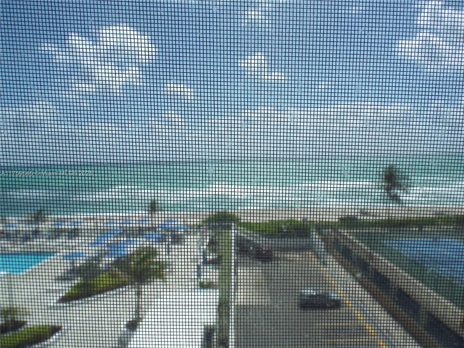 LA MER ESTATES SOUTH COND - Residential