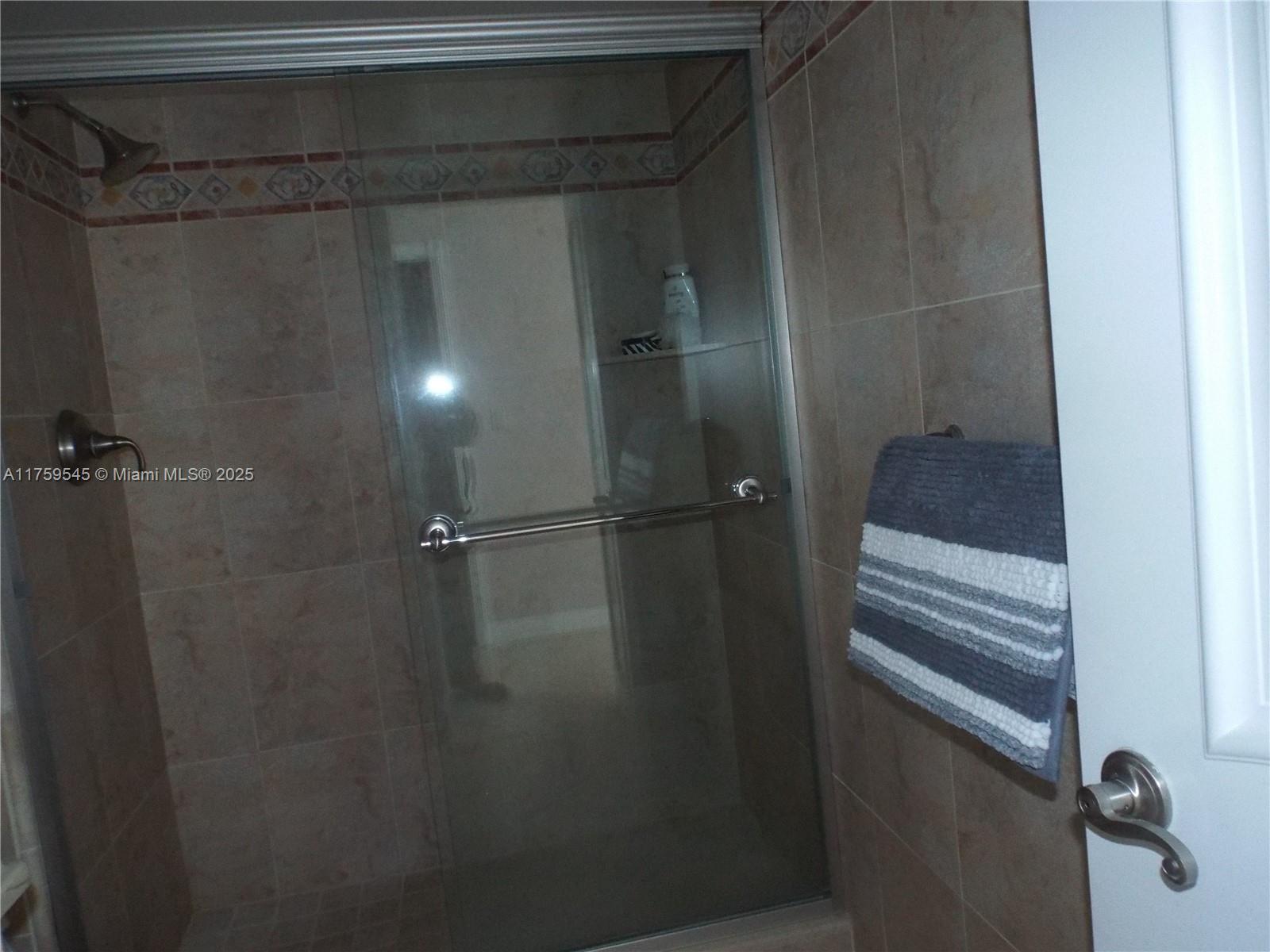 LA MER ESTATES SOUTH COND - Residential