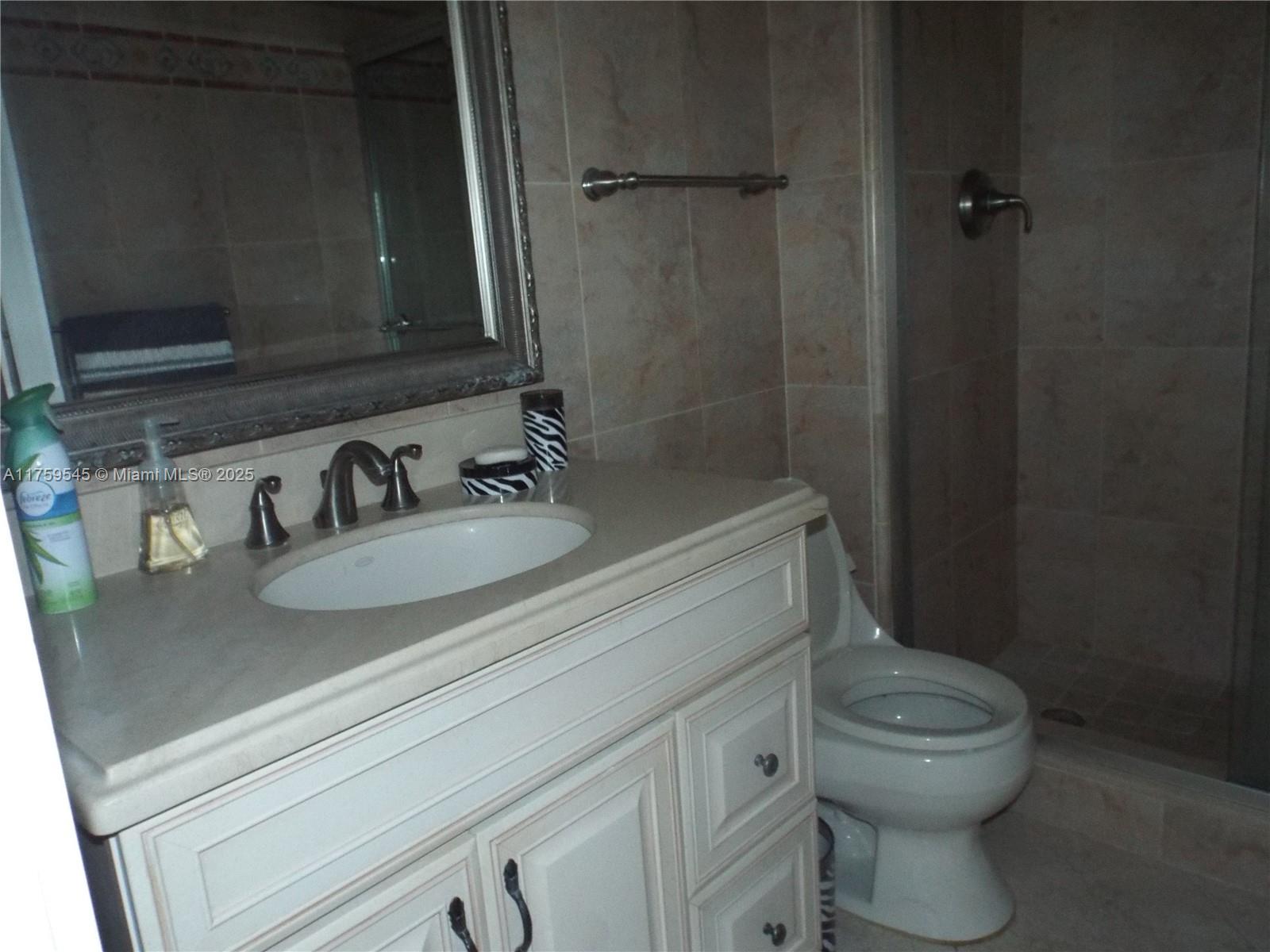 LA MER ESTATES SOUTH COND - Residential