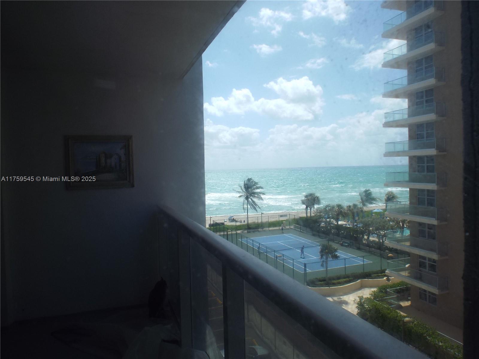 LA MER ESTATES SOUTH COND - Residential