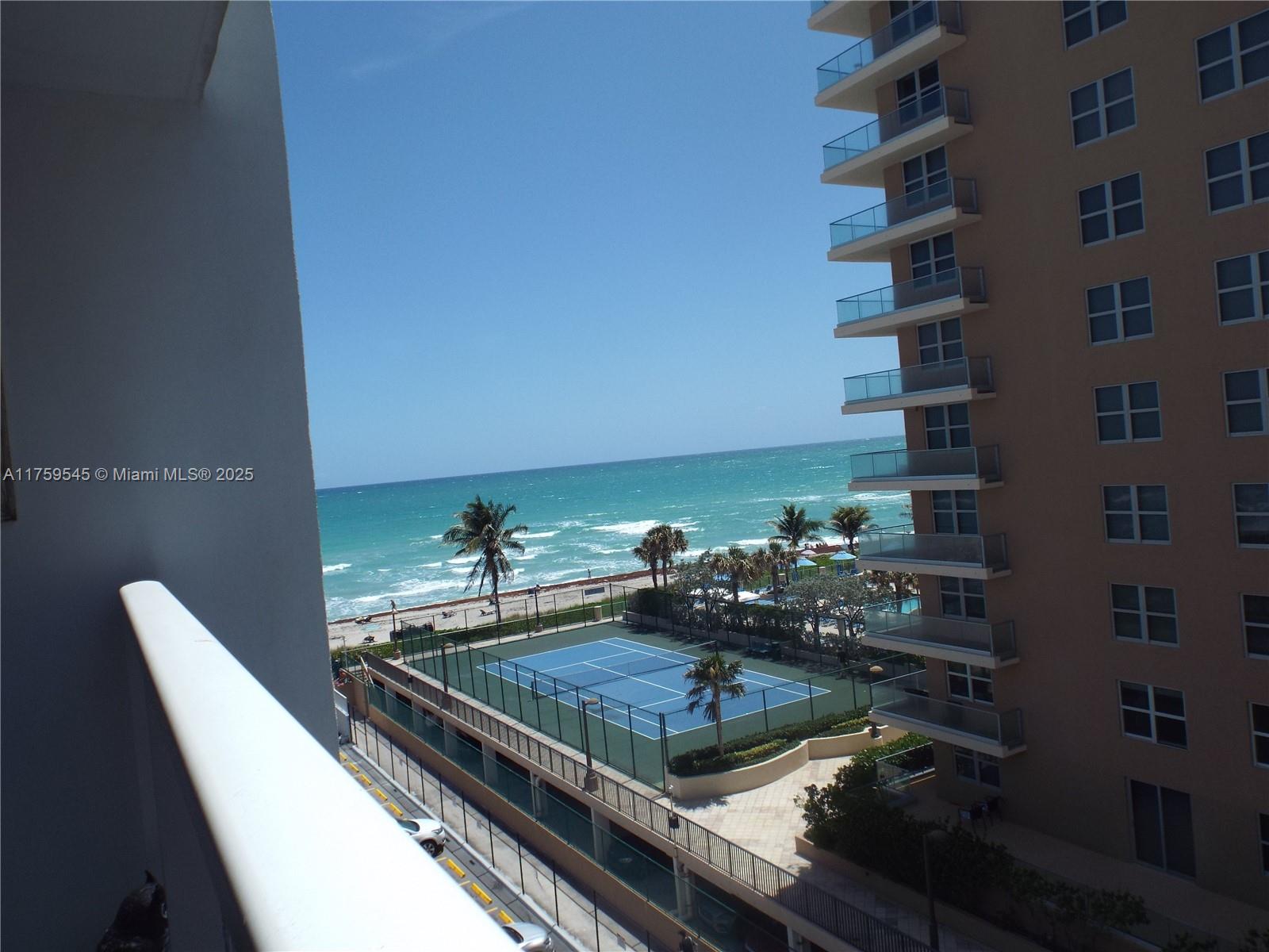 LA MER ESTATES SOUTH COND - Residential