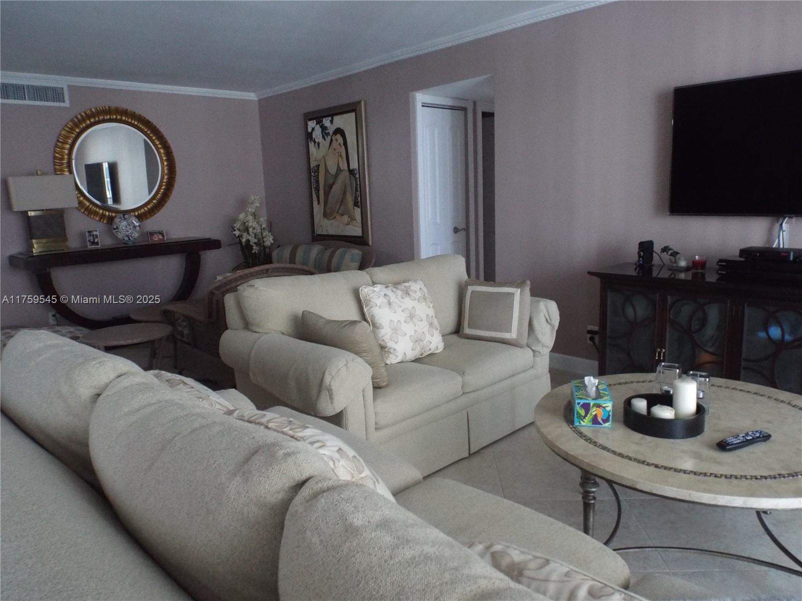 LA MER ESTATES SOUTH COND - Residential