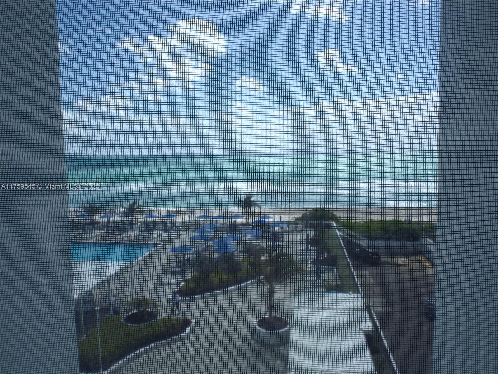 LA MER ESTATES SOUTH COND - Residential