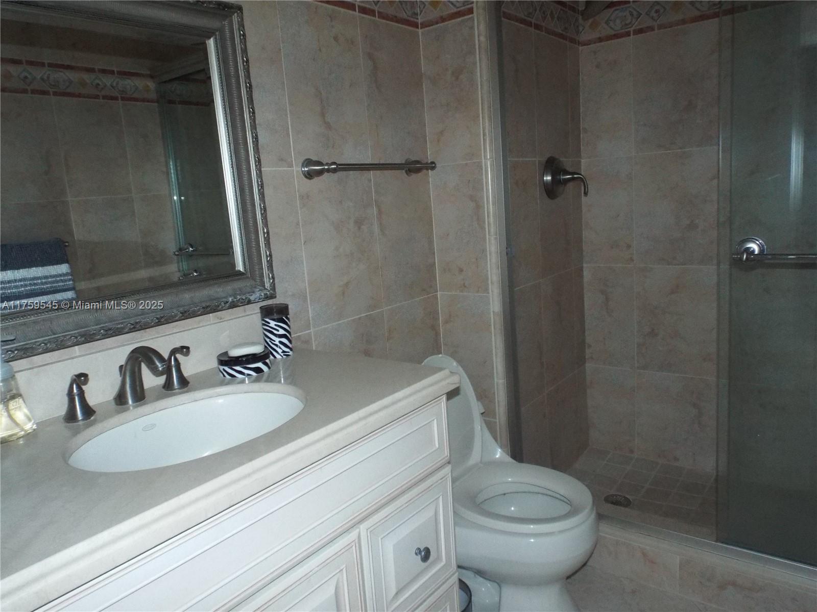 LA MER ESTATES SOUTH COND - Residential