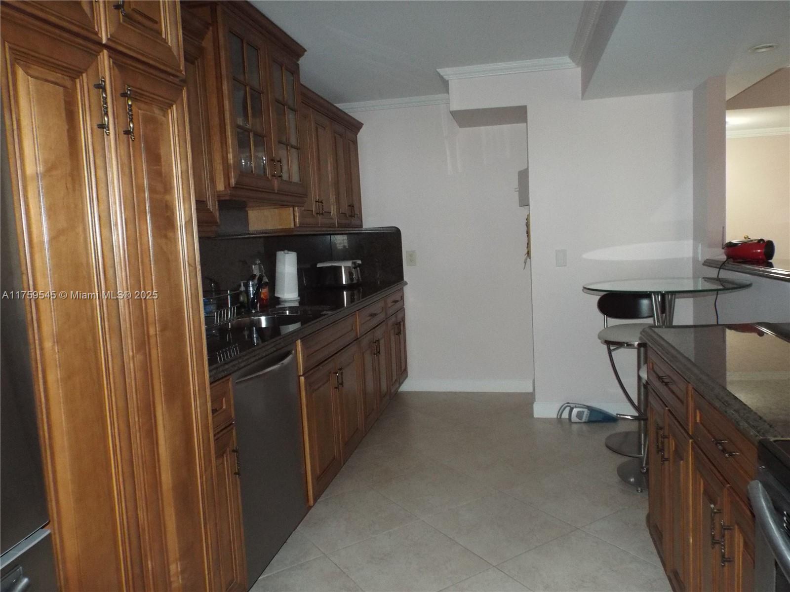 LA MER ESTATES SOUTH COND - Residential