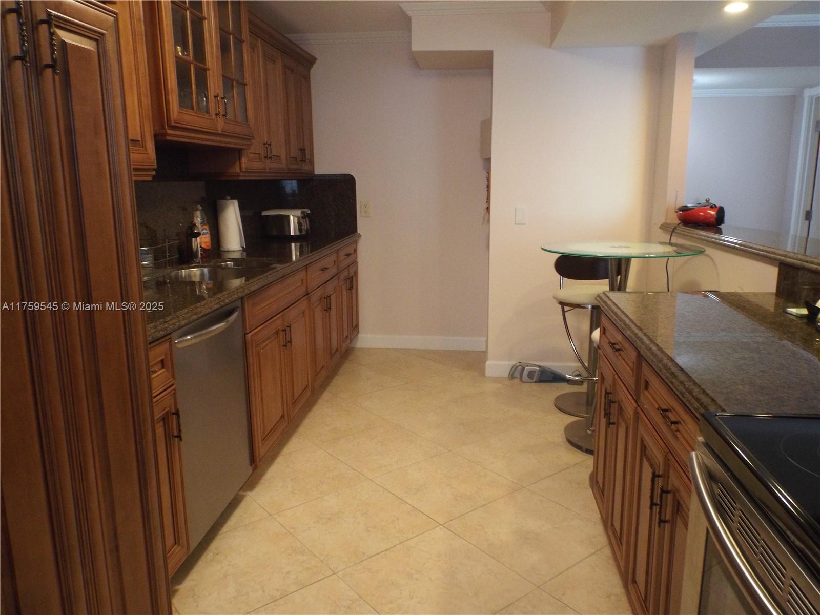 LA MER ESTATES SOUTH COND - Residential