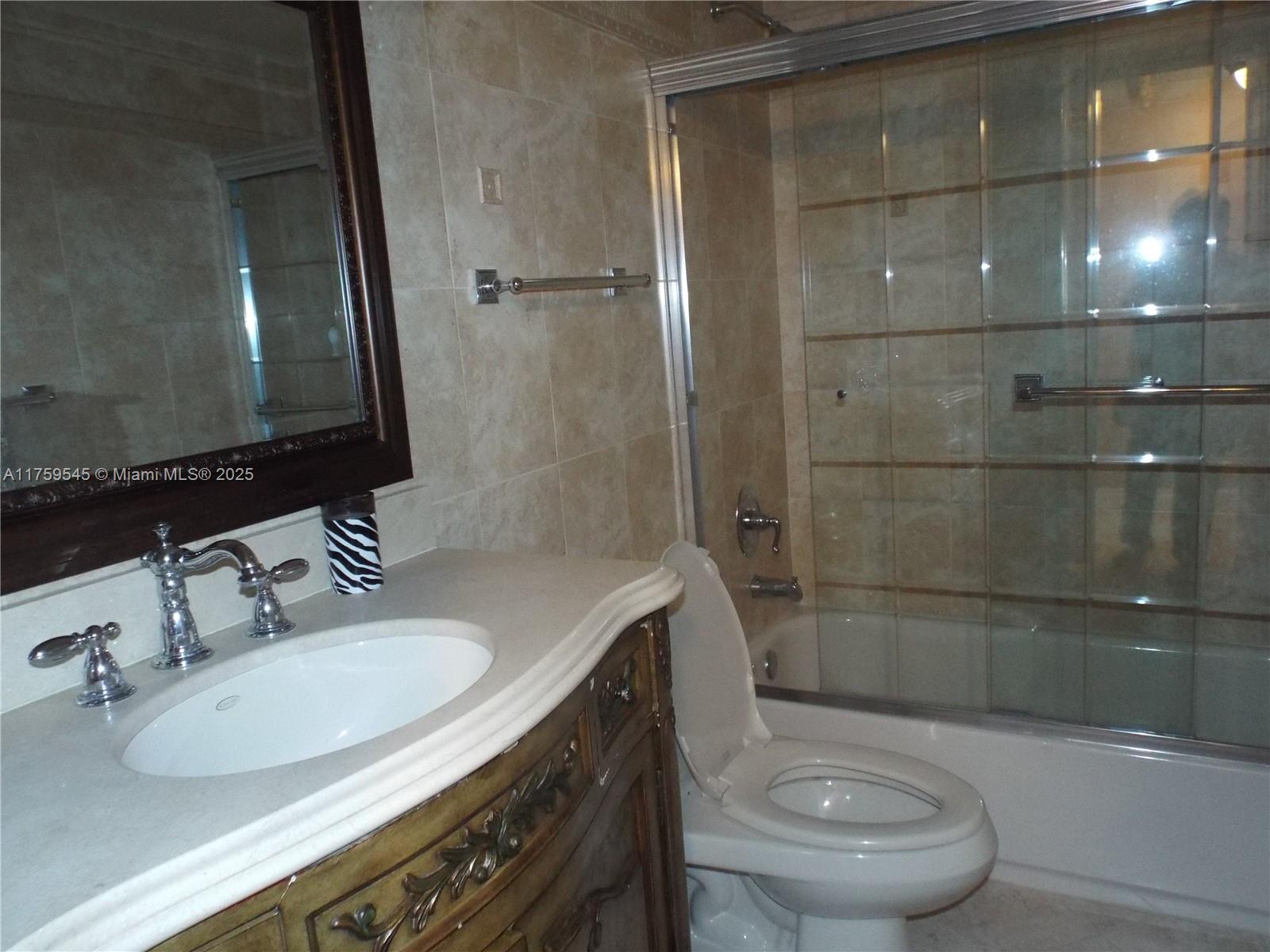 LA MER ESTATES SOUTH COND - Residential