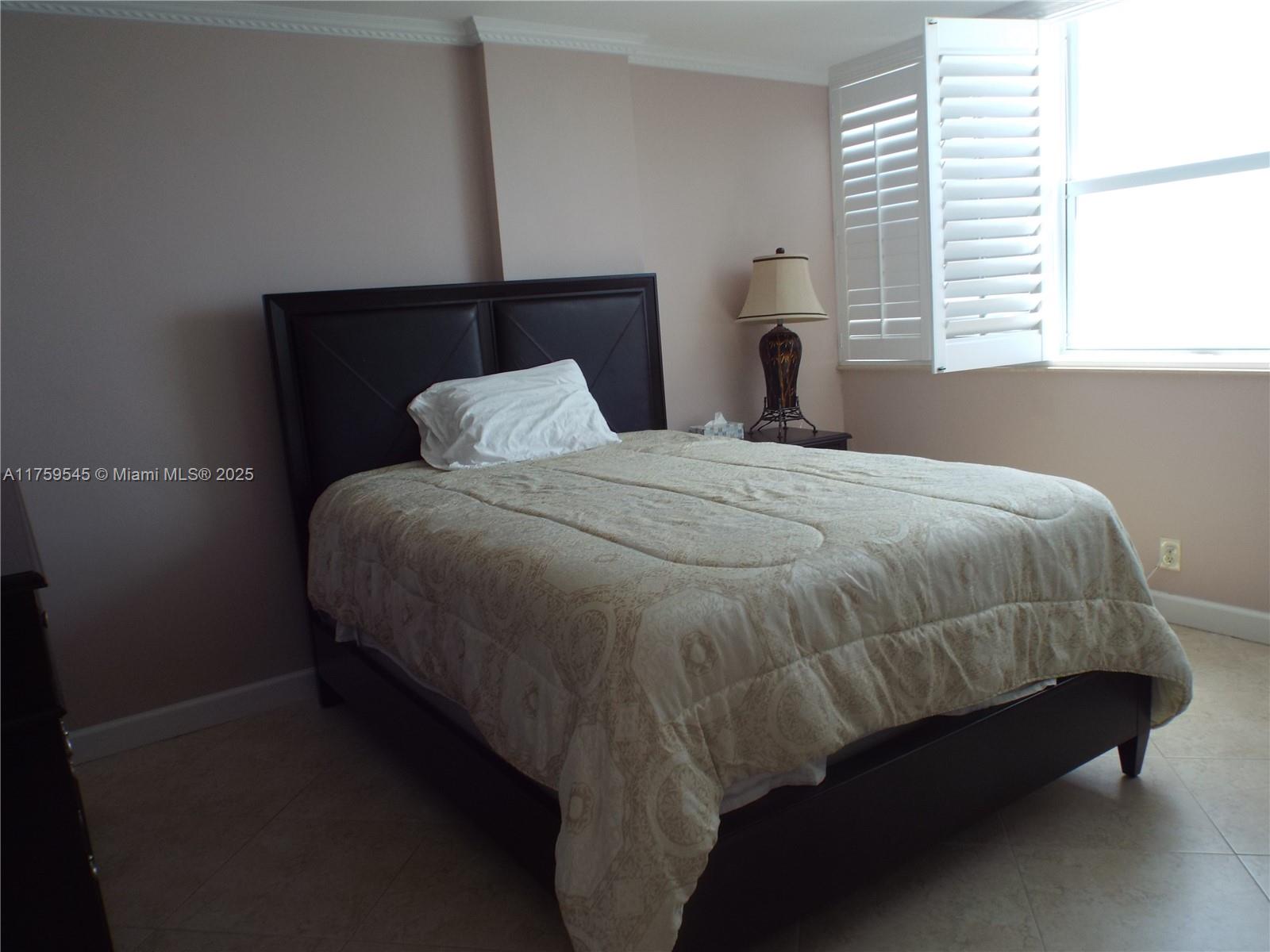 LA MER ESTATES SOUTH COND - Residential