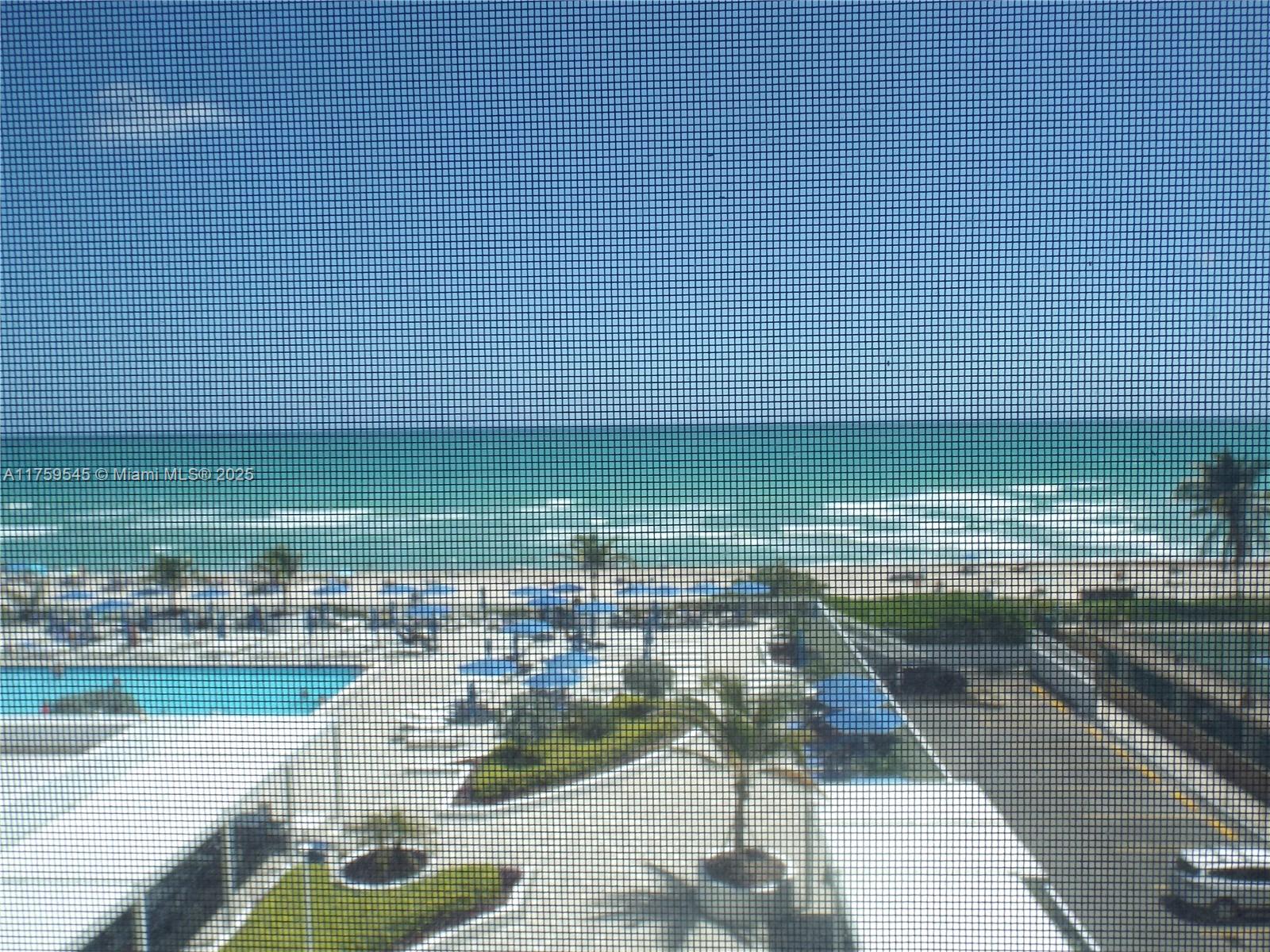 LA MER ESTATES SOUTH COND - Residential