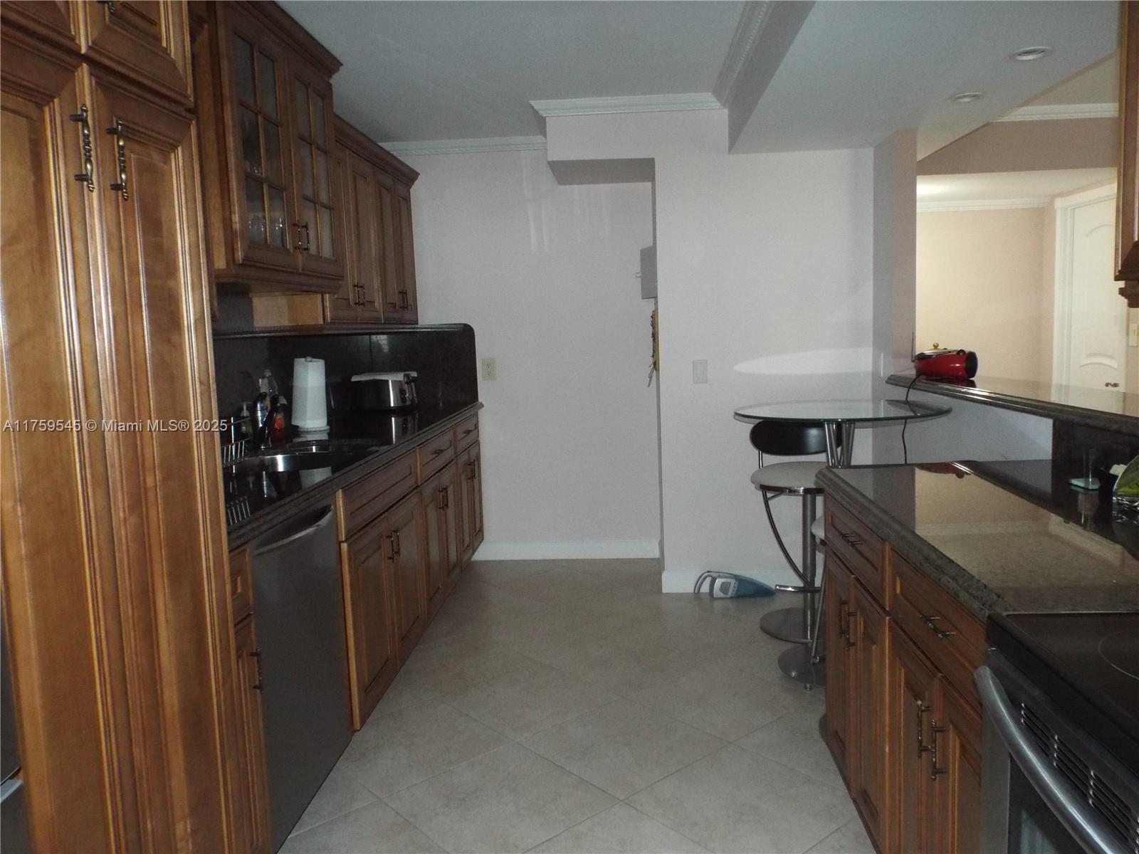 LA MER ESTATES SOUTH COND - Residential