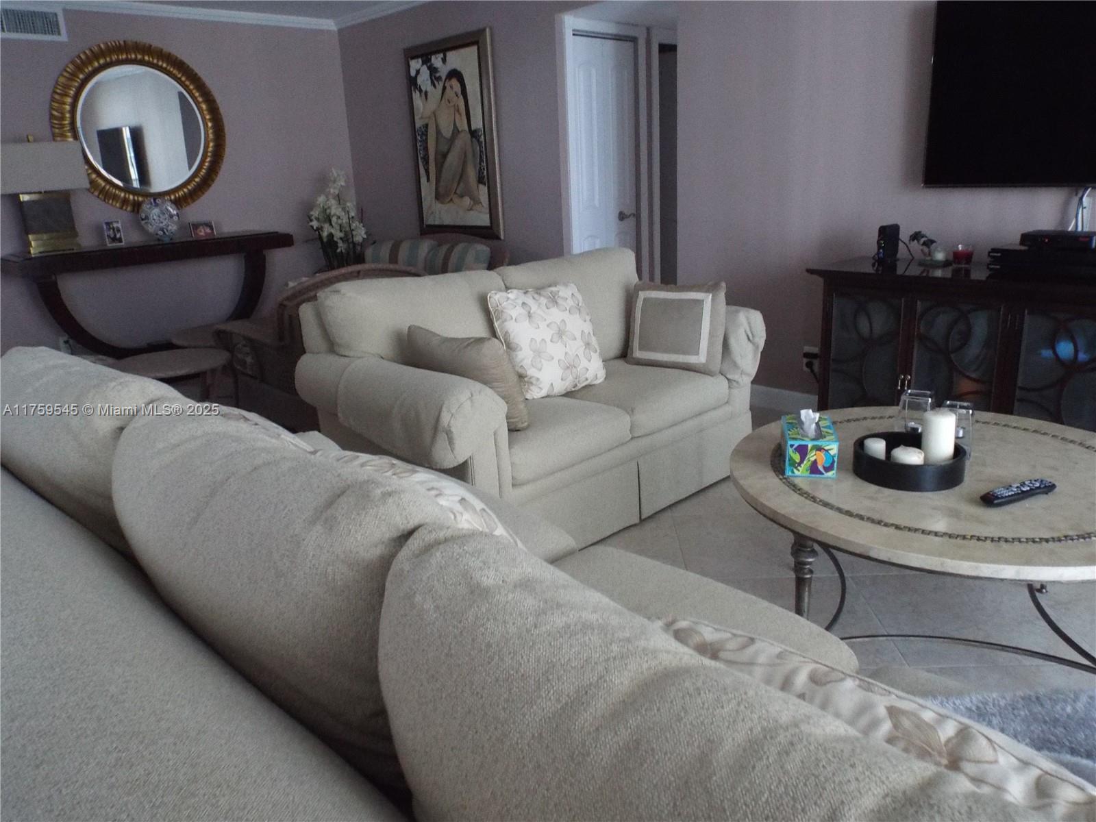 LA MER ESTATES SOUTH COND - Residential