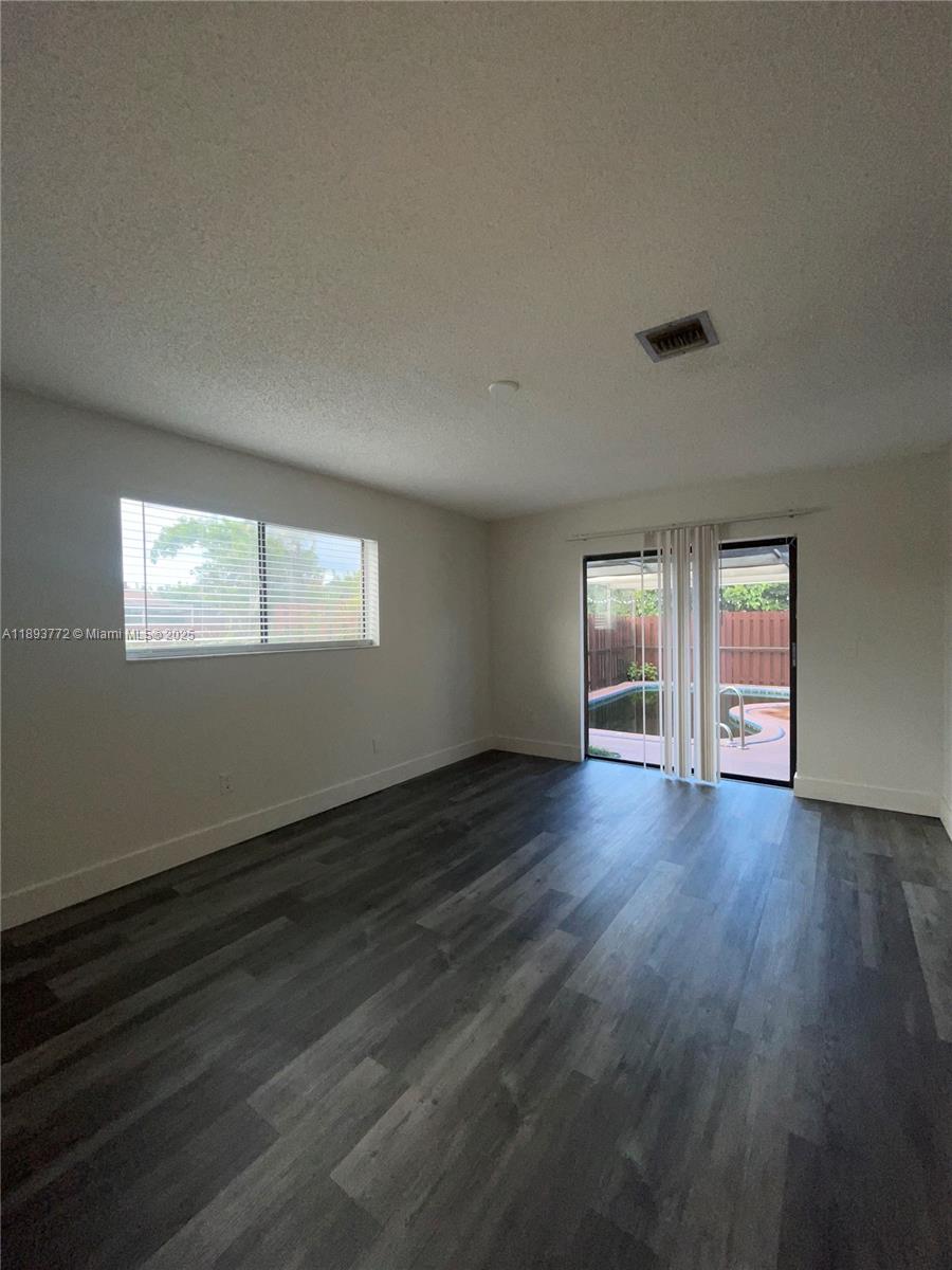 COUNTRYSIDE - Residential Lease