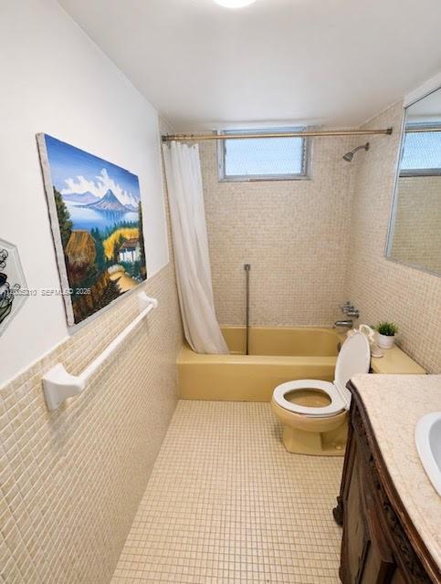 POINT EAST SEC II CONDO - Residential