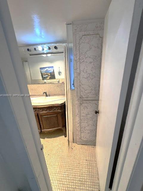 POINT EAST SEC II CONDO - Residential