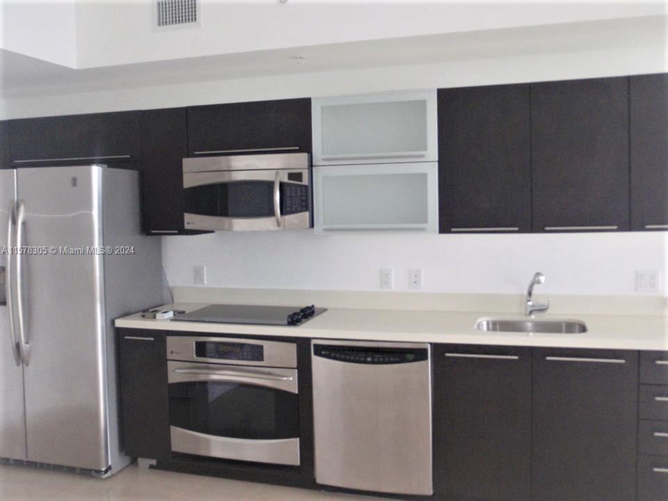IVY CONDO - Residential Lease