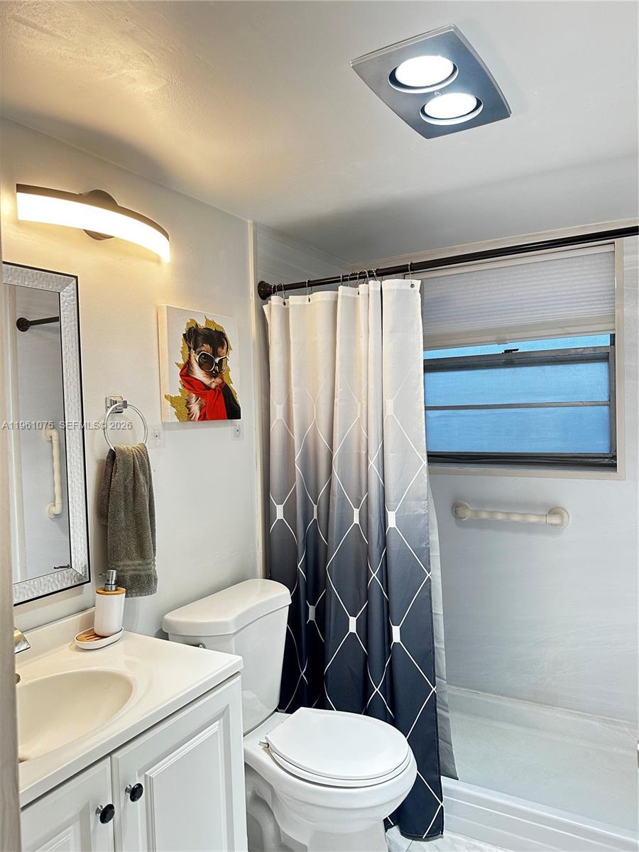 CAMBRIDGE CONDO - Residential